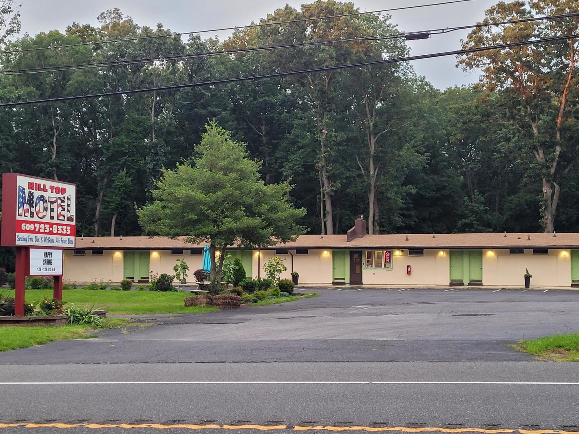 Hill Top Motel Wrightstown ภายนอก รูปภาพ